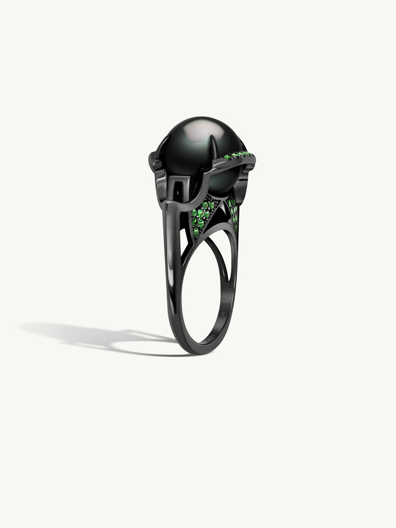 MAREI Isis Goddess Tahitian Black Pearl and Green Tsavorite Garnet Ring In 18K Black Gold