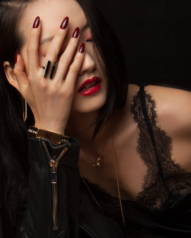 Invidia Black Onyx Column Ring With Baguette-Cut Blue Sapphires & Pavé-Set White Diamonds Ring In 18K Blackened Gold