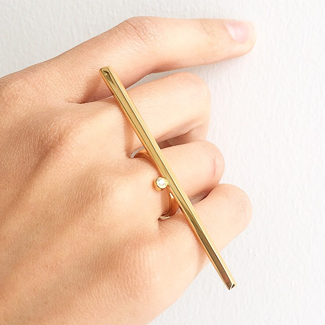 Lilith Brilliant-Cut White Diamond Bar Ring In 18K Yellow Gold