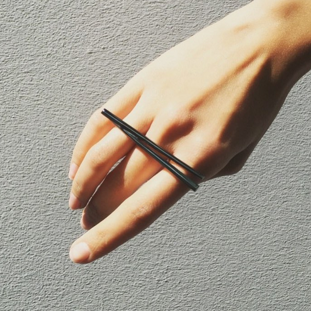 Lilith Crossover Bar Ring in 18K White Gold