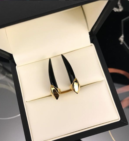 Mini Damian Black Onyx Horn Talisman Ring In 18K Yellow Gold