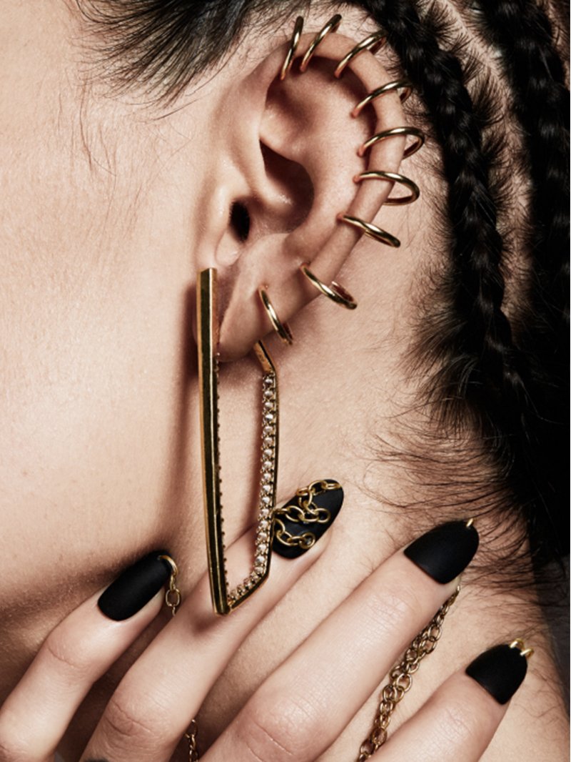 Lilith Studded Earrings In 18K Yellow Gold