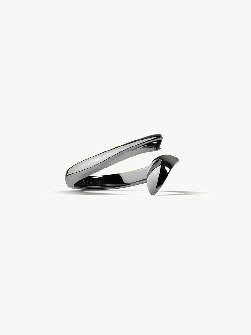 Pythia Serpentine Twist Ring In 18K Black Gold