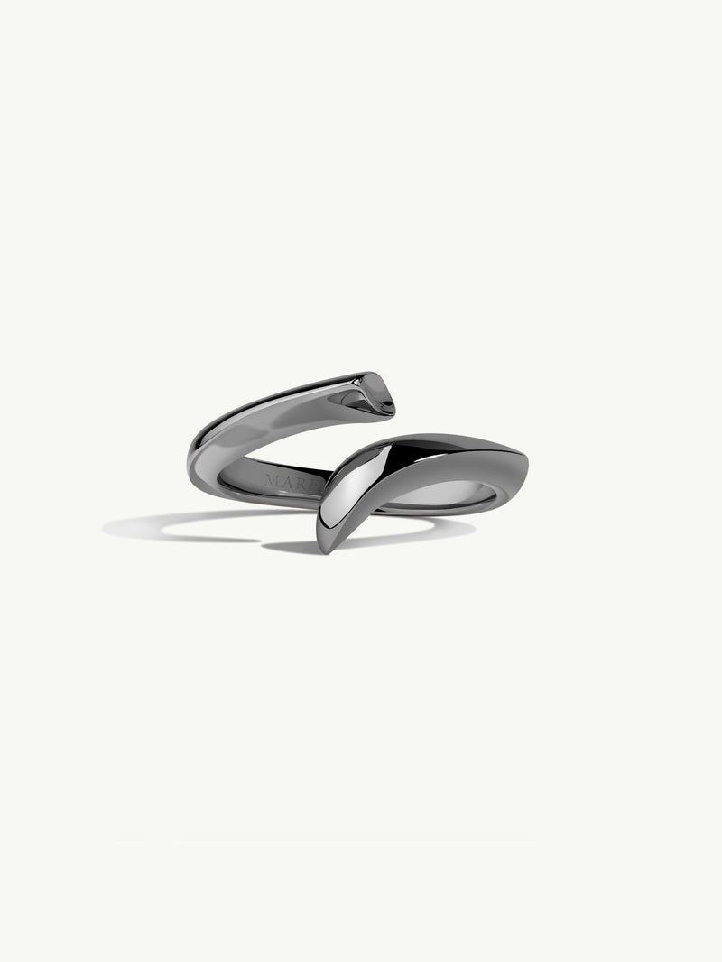 Pythia Serpentine Twist Ring In 18K Black Gold